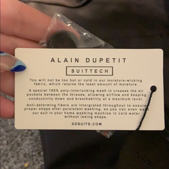 suit - Picture 3 of 3